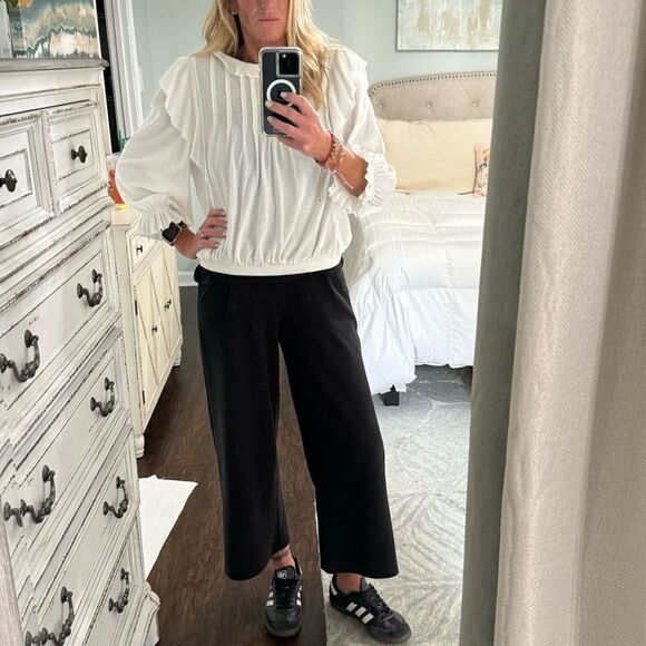 Romantic Free People Blousan Top with flutter neck and puff sleeves size small - Picture 5 of 15